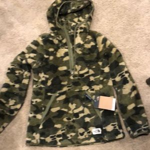 North face pullover fleece- CAMO!